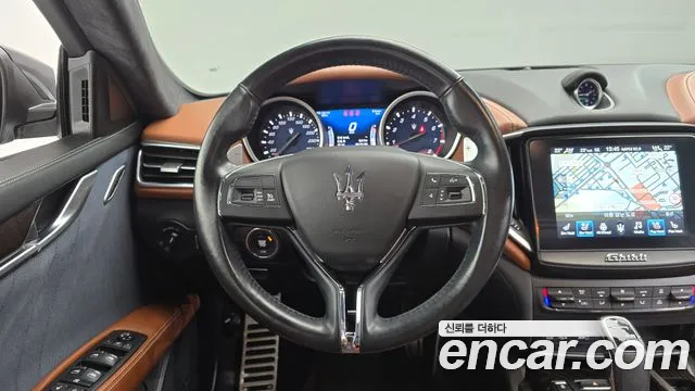 Maserati Ghibli 2019 — фото 20