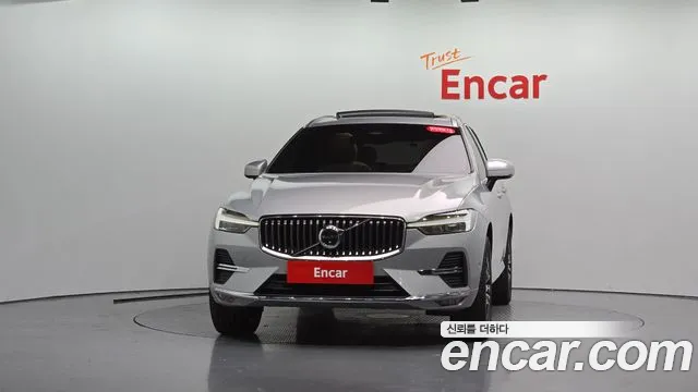 Volvo XC60 2022 — фото 3