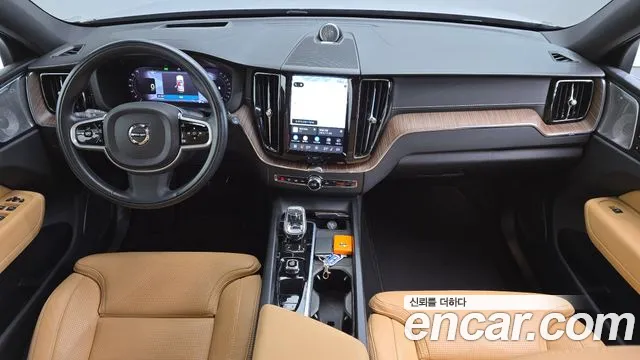 Volvo XC60 2022 — фото 10