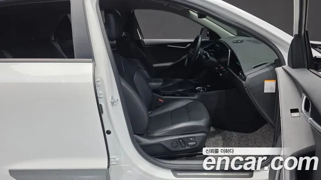 Kia Niro 2024 — фото 16