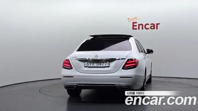 Mercedes-Benz E-Class 2017 — фото 4