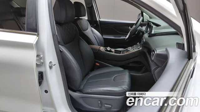 Hyundai Santafe 2022 — фото 18