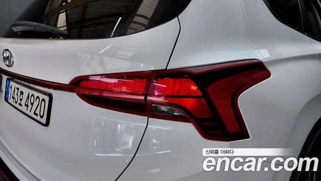 Hyundai Santafe 2022 — фото 9