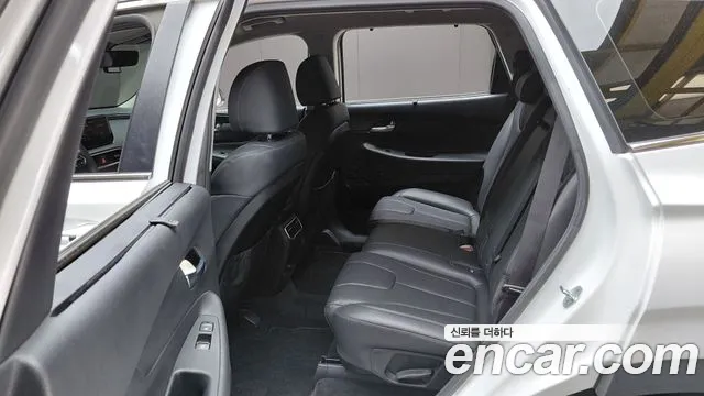 Hyundai Santafe 2022 — фото 16