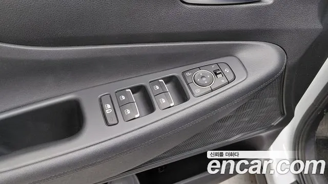 Hyundai Santafe 2022 — фото 30