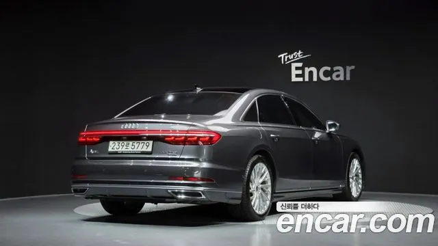 Audi A8 2022 — фото 2