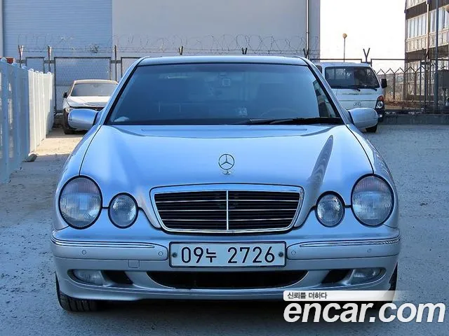 Mercedes-Benz E-Class 2001 — фото 1