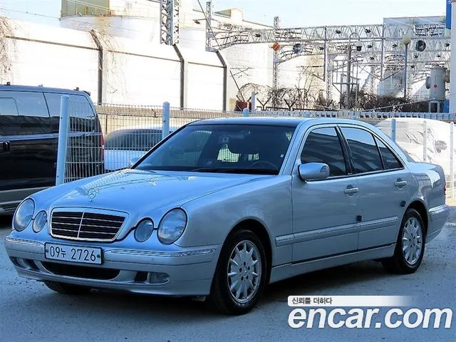 Mercedes-Benz E-Class 2001 — фото 2