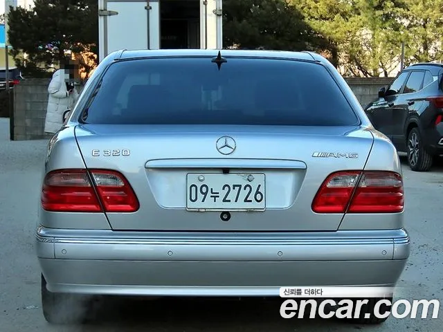 Mercedes-Benz E-Class 2001 — фото 4