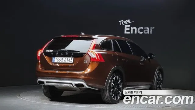 Volvo V60 2016 — фото 2