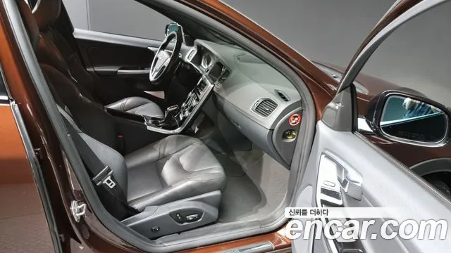 Volvo V60 2016 — фото 10