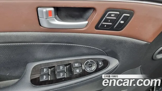 Hyundai Genesis 2014 — фото 12