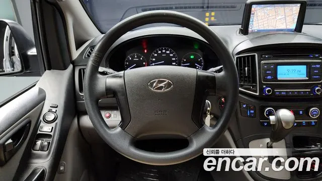 Hyundai Starex 2017 — фото 13