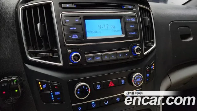 Hyundai Starex 2017 — фото 16