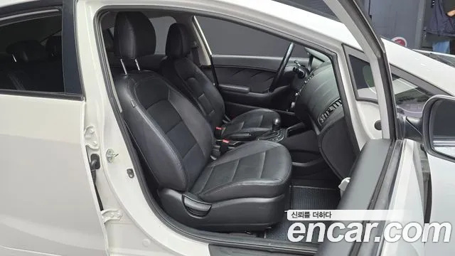 Kia K3 2014 — фото 12