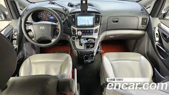 Hyundai Starex 2017 — фото 7