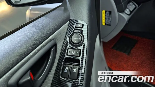 Hyundai Starex 2017 — фото 14