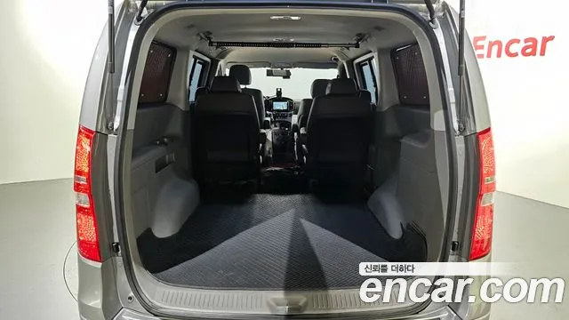Hyundai Starex 2017 — фото 20