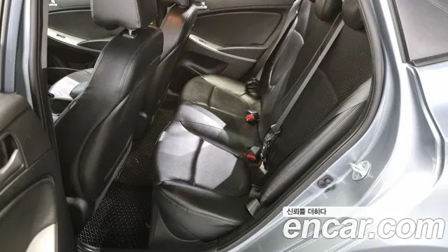 Hyundai Accent 2018 — фото 12
