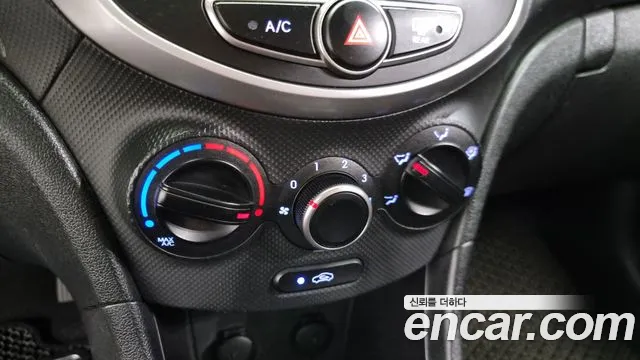 Hyundai Accent 2018 — фото 15