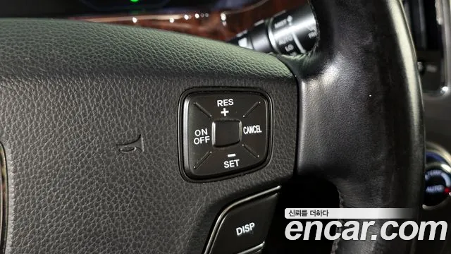 Hyundai Equus 2010 — фото 14