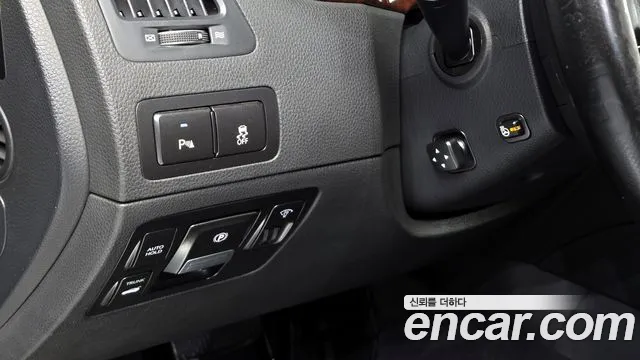 Hyundai Equus 2010 — фото 17