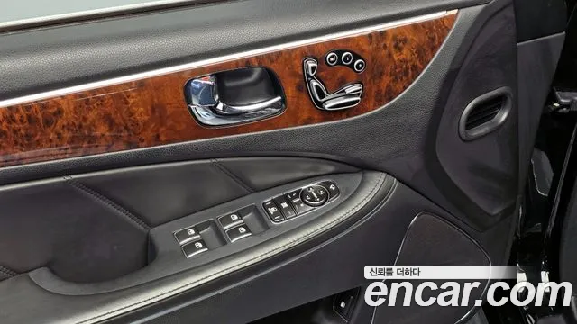 Hyundai Equus 2010 — фото 18
