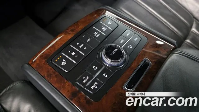 Hyundai Equus 2010 — фото 19