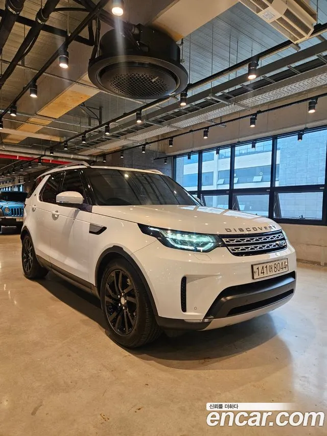 Land Rover Discovery 2017 — фото 2