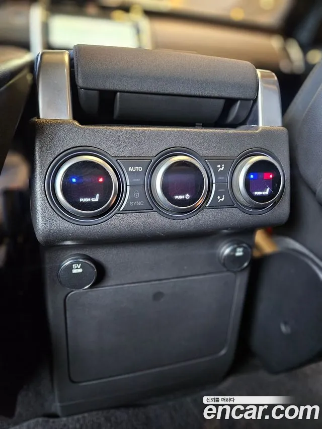 Land Rover Discovery 2017 — фото 16