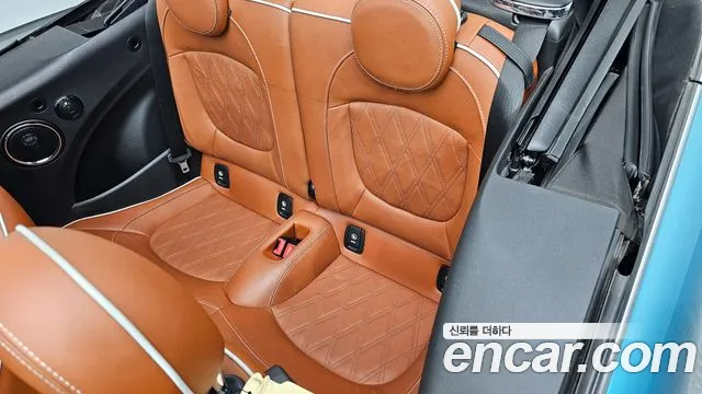 Mini Cooper Convertible 2018 — фото 12