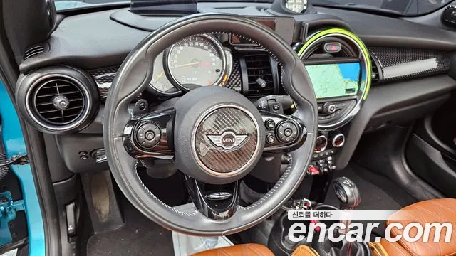 Mini Cooper Convertible 2018 — фото 13