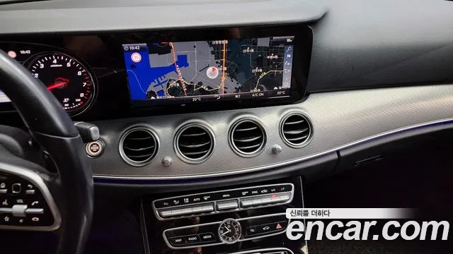 Mercedes-Benz E-Class 2019 — фото 14