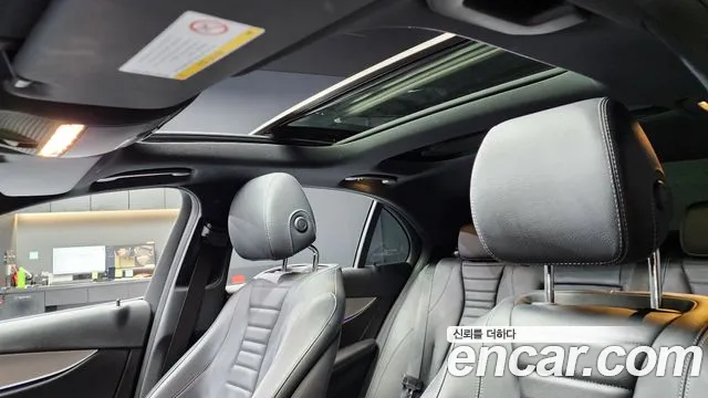 Mercedes-Benz E-Class 2019 — фото 19