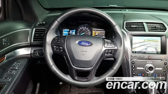Ford Explorer 2019 — фото 13