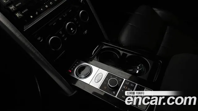 Land Rover Discovery 2018 — фото 9