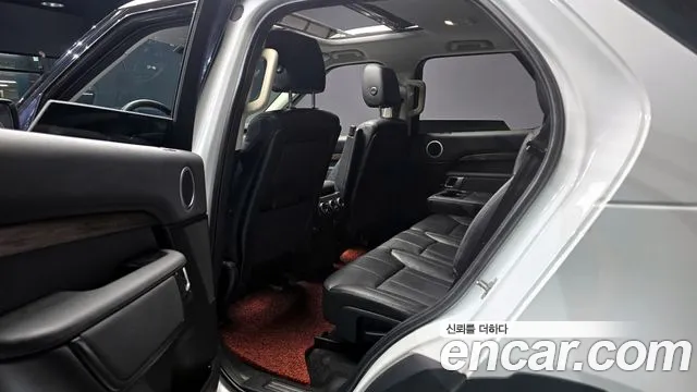 Land Rover Discovery 2018 — фото 12
