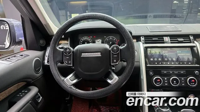 Land Rover Discovery 2018 — фото 13