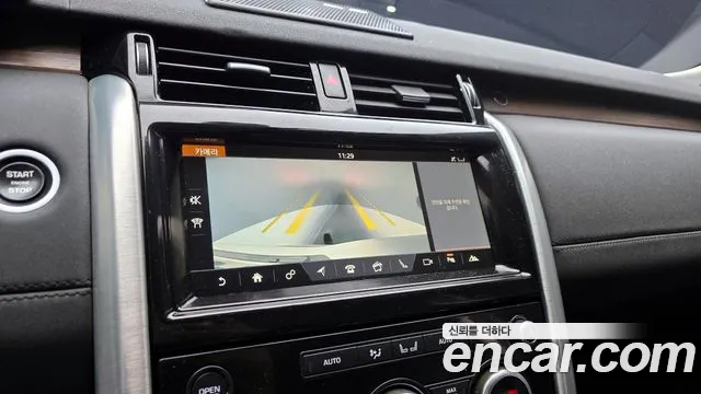 Land Rover Discovery 2018 — фото 15