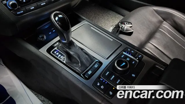 Hyundai Genesis 2015 — фото 9