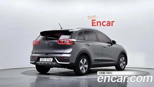 Kia Niro 2017 — фото 2
