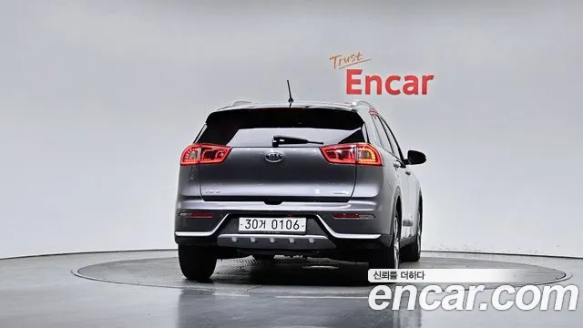 Kia Niro 2017 — фото 4