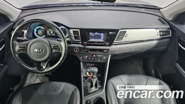 Kia Niro 2017 — фото 7