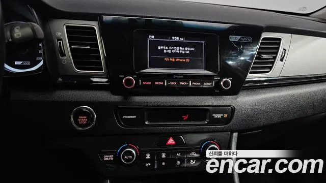 Kia Niro 2017 — фото 15