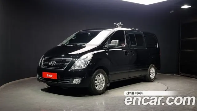 Hyundai Starex 2017 — фото 1