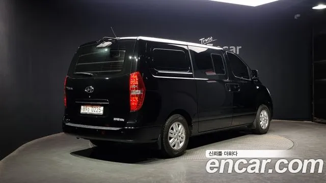 Hyundai Starex 2017 — фото 2