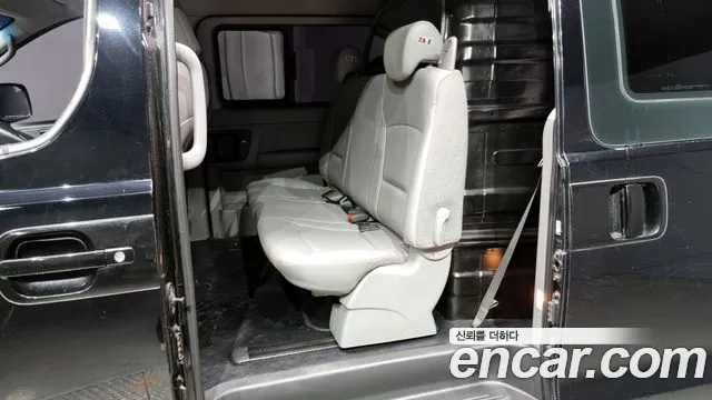 Hyundai Starex 2017 — фото 12