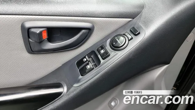Hyundai Starex 2017 — фото 19
