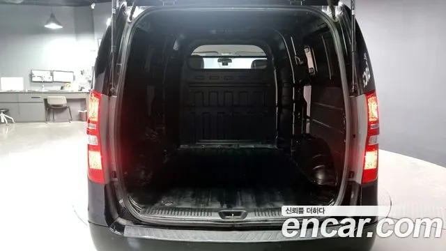 Hyundai Starex 2017 — фото 20