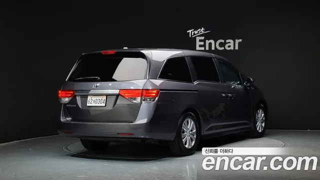 Honda Odyssey 2015 — фото 2